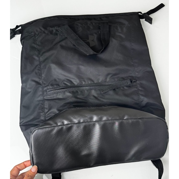 Under Armour Women's Travel Packable Lightweigh Multi-Tasker Backpack in Black - Picture 4 of 4